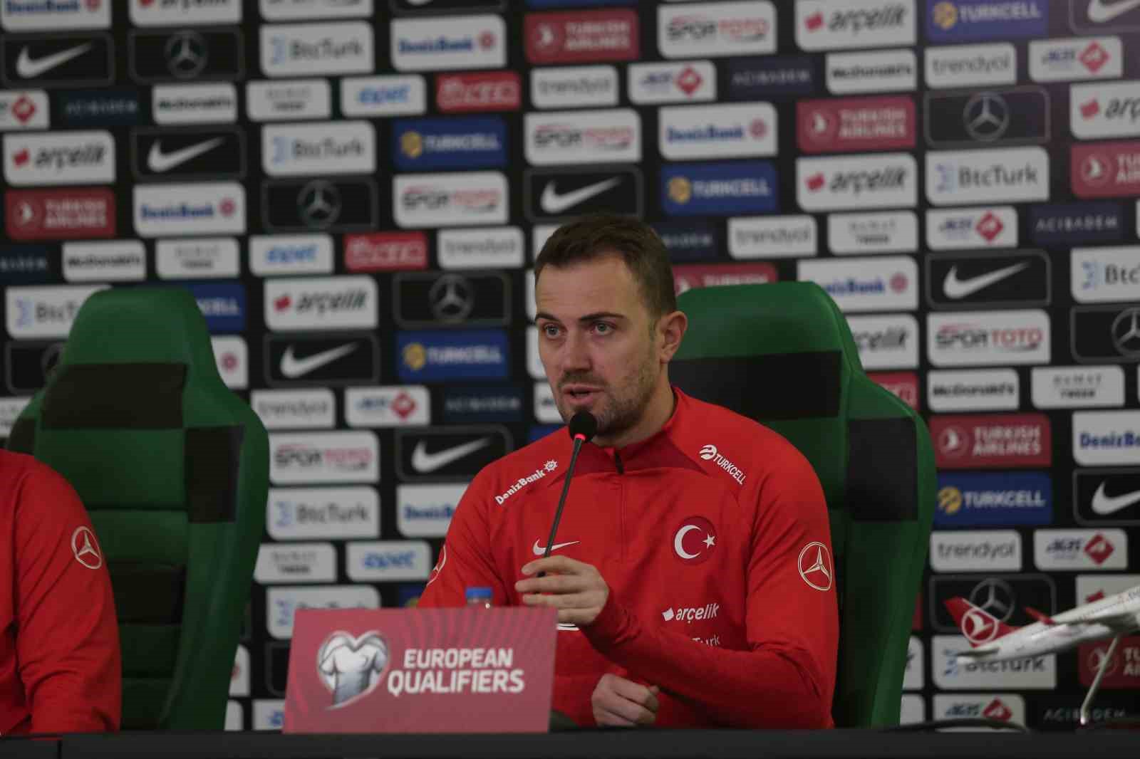 Mert Günok: “Ülke Olarak Büyük Maçları Farklı Oynuyoruz”