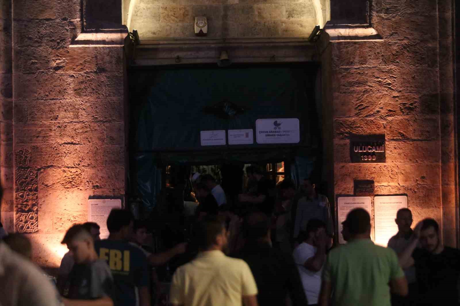 Mevlit Kandilinde Ulu Cami Doldu Taştı