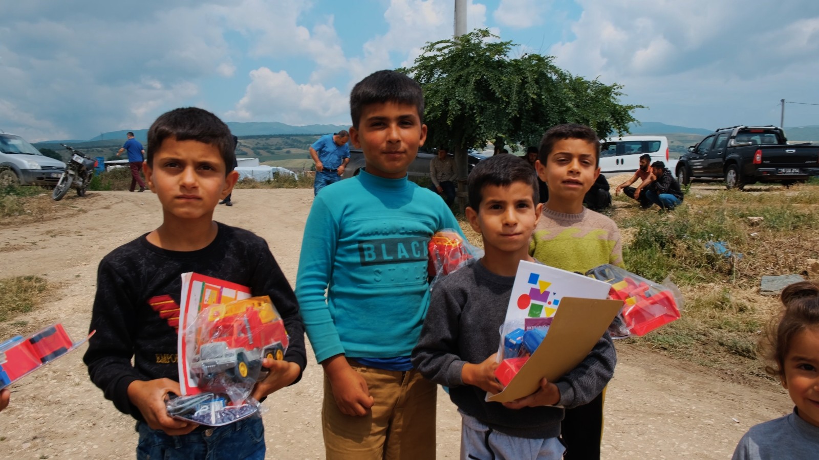 Mevsimlik Tarım İşçilerinin Çocuklarının Kitap Sevinci