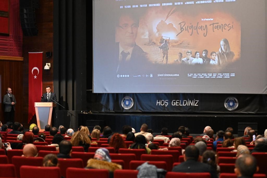 Milletvekili Serkan Bayramın Hayatını Konu Alan Buğday Tanesi Filmi Bursada İlgiyle İzlendi