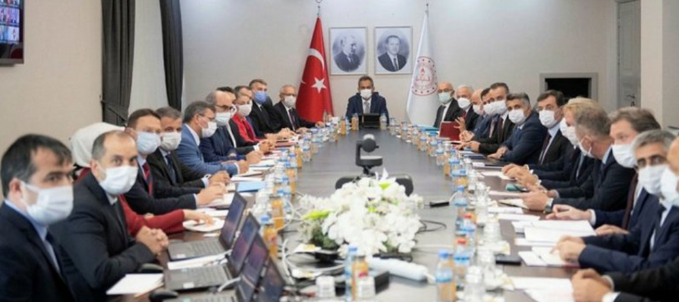 Milli Eğitim Bakanı Özer'den kritik yüz yüze eğitim toplantısı!