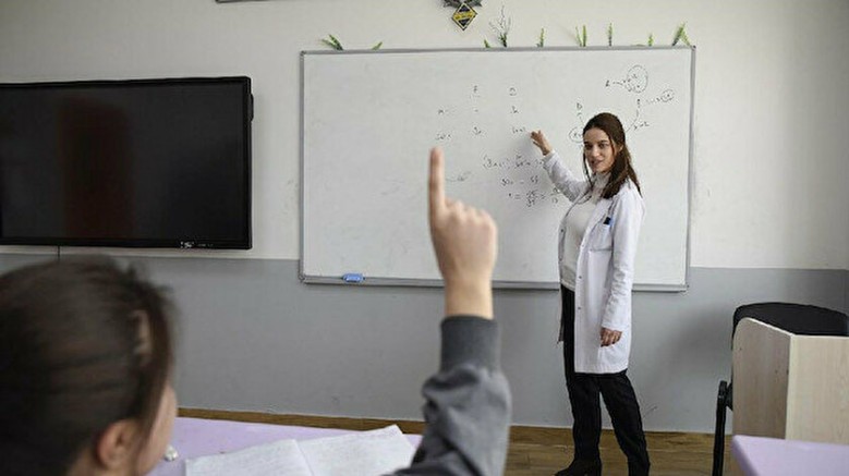 Milli Eğitim Bakanı Özer'den öğretmenlere tayin müjdesi