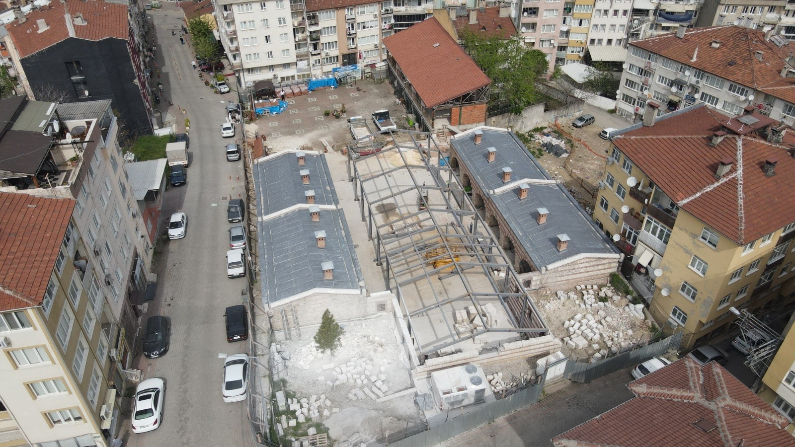 Molla Yegan Medresesinde Yol Yarılandı