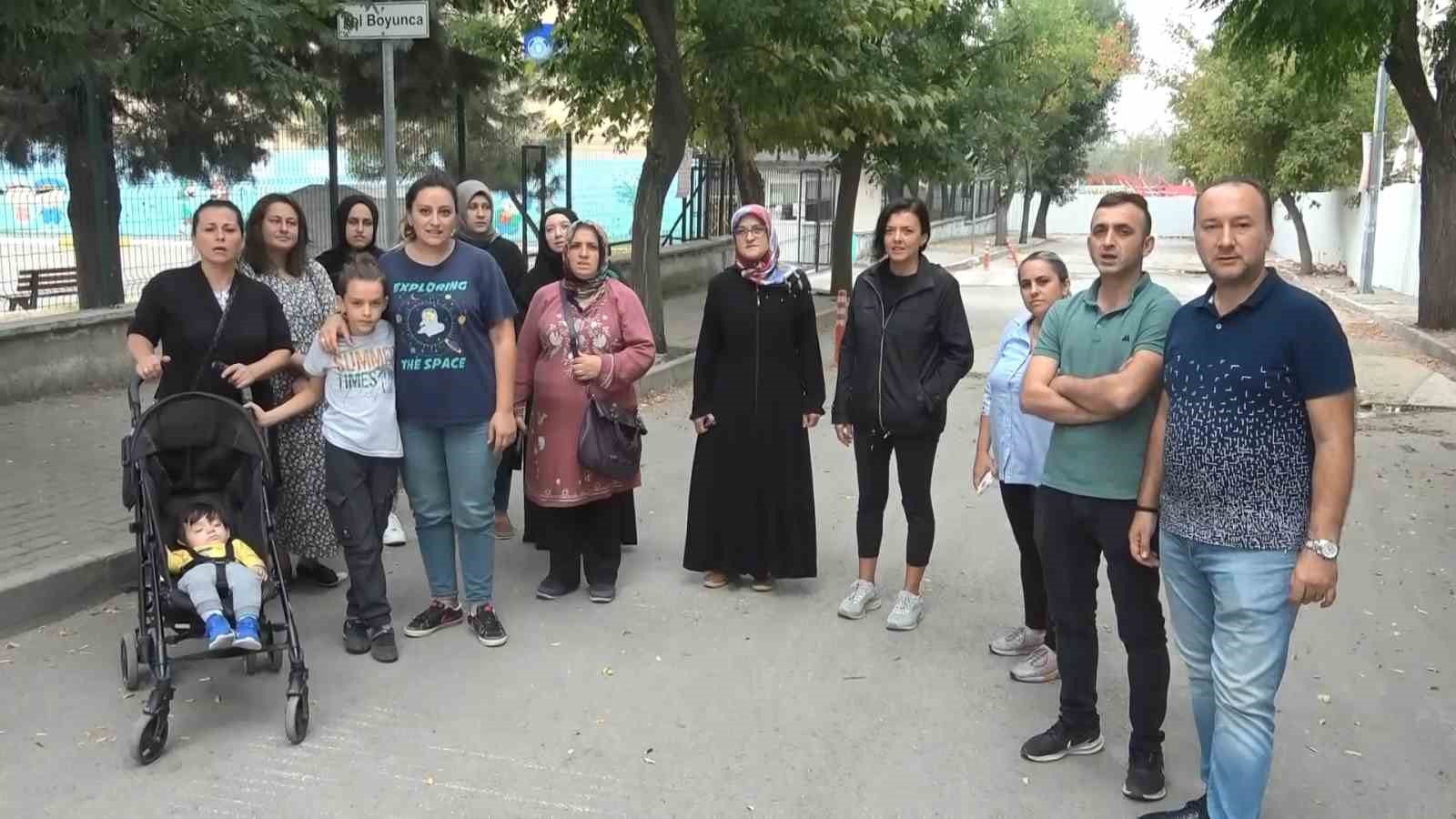 Molozlar Ve Enkazların Yanında Eğitim...