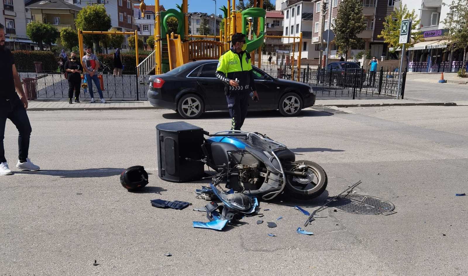 Motosiklet İle Çarpışan Kadın Sürücü Önce Kaçtı, Sonra Geri Geldi