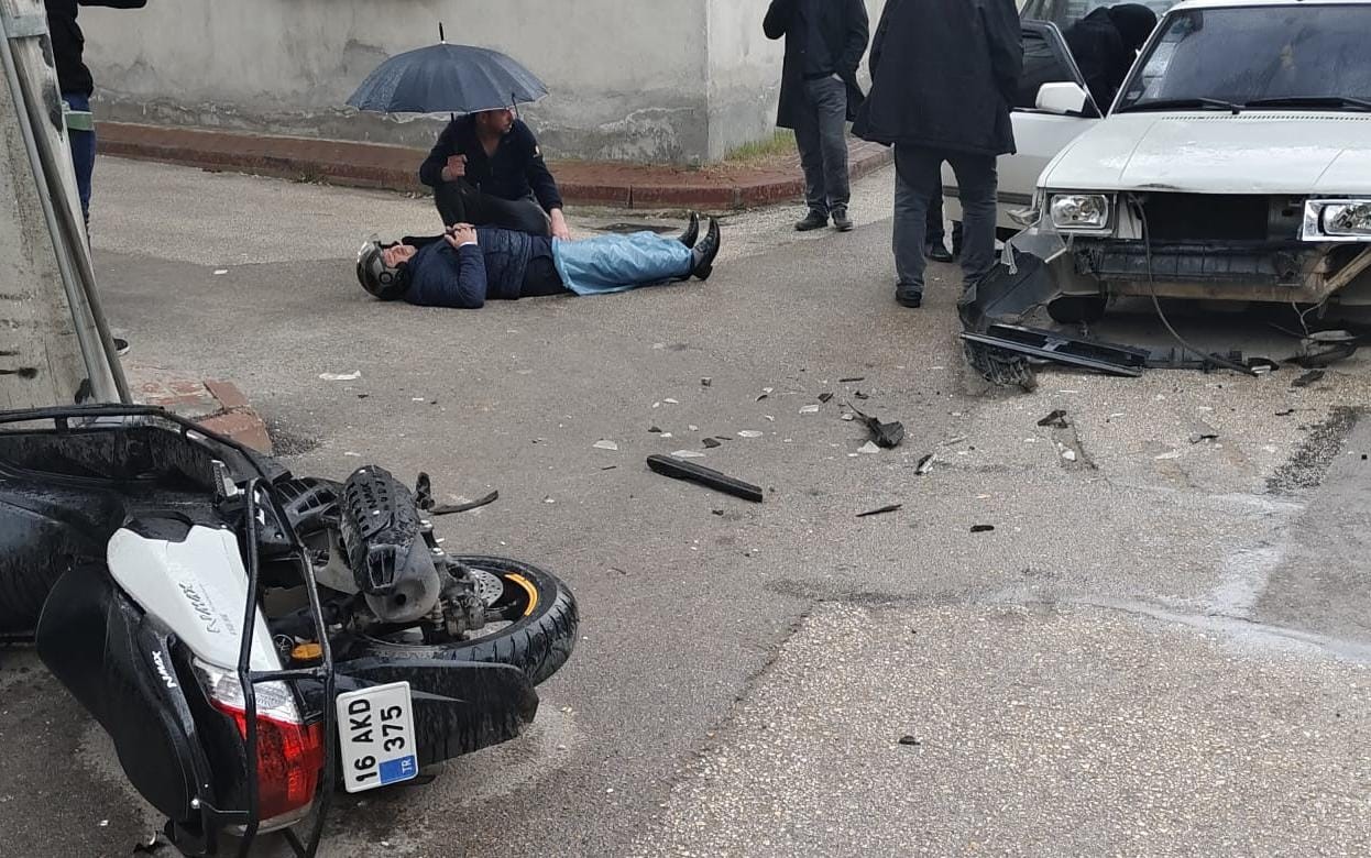 Motosiklet Otomobil İle Çarpıştı: 1 Yaralı