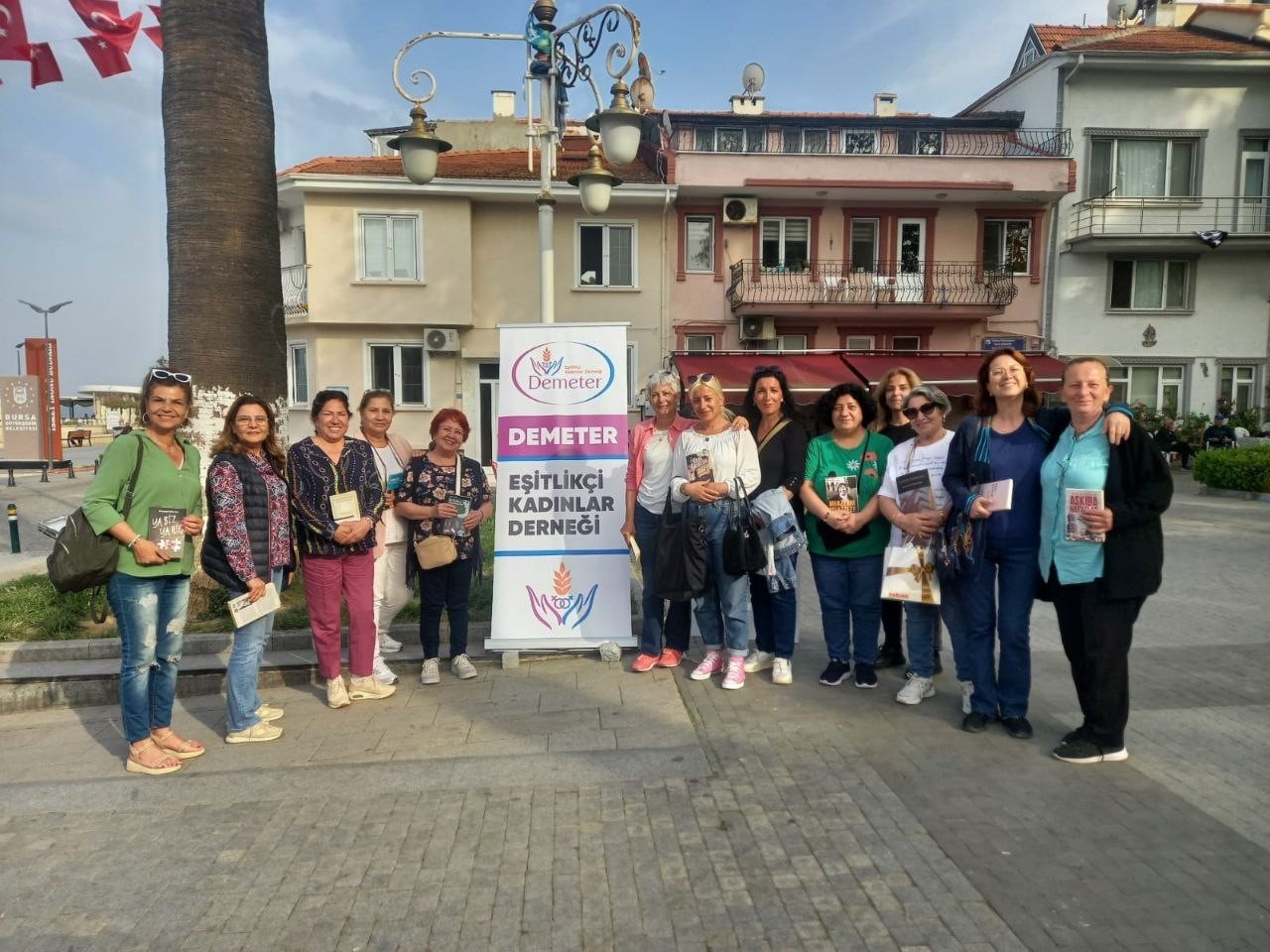 Mudanyada Kitabını Al Da Gel Meydanı Doldurdu