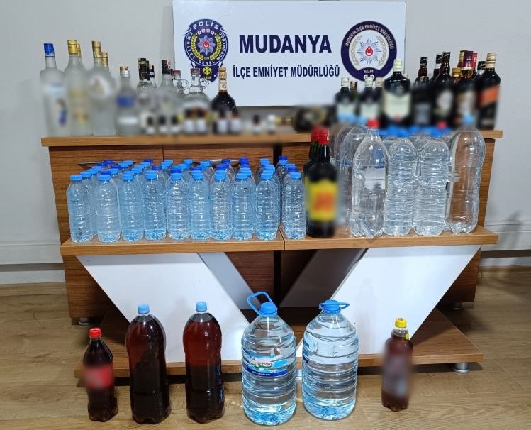 Mudanyada Sahte İçki Operasyonu: 105 Litre Sahte Alkol Ele Geçirildi