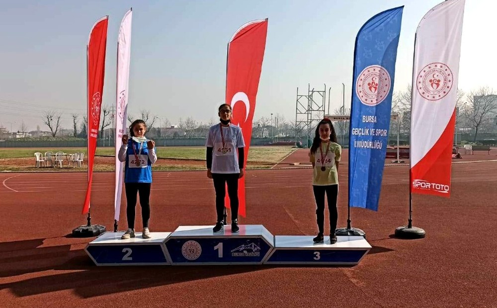 Mudanya'lı Atletlerden Yılın İlk Madalyaları