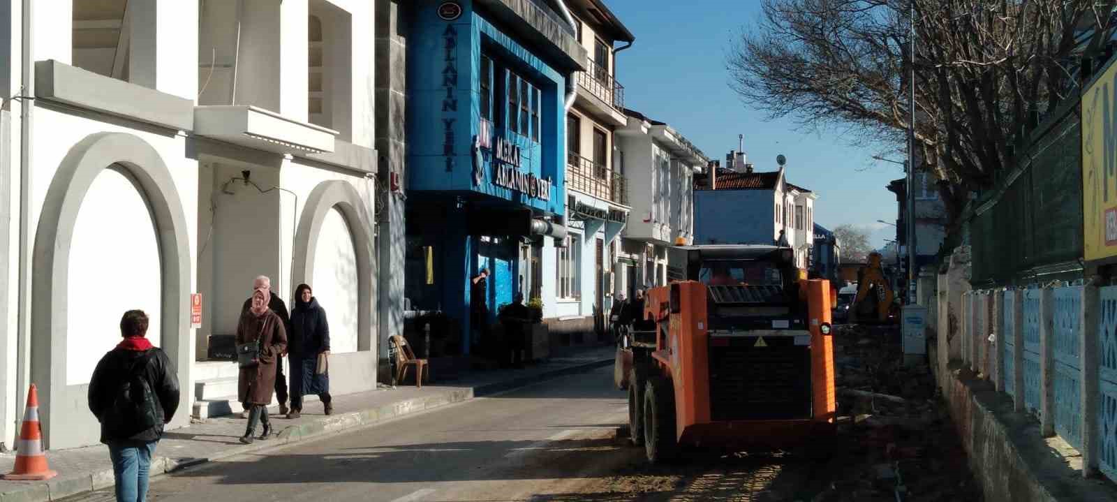 Mudanyaya Karlı Havalara Özel Tretuvar
