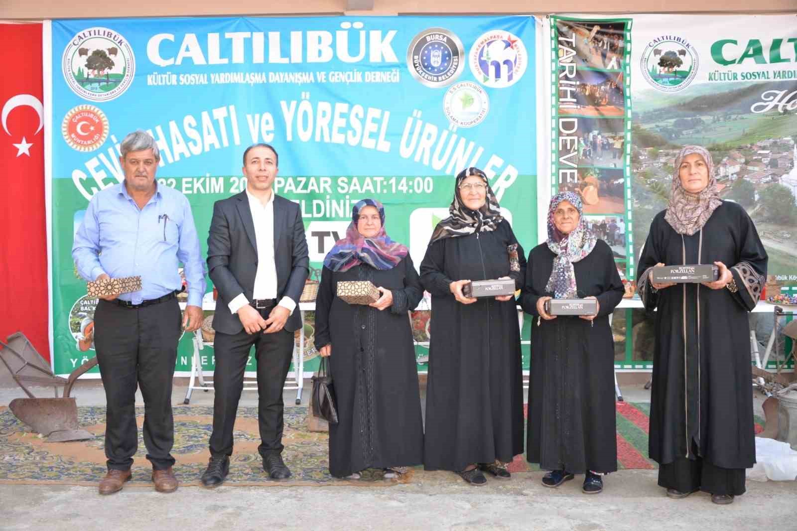 Mustafakemalpaşada Renkli Ceviz Hasadı Festivali Düzenlendi