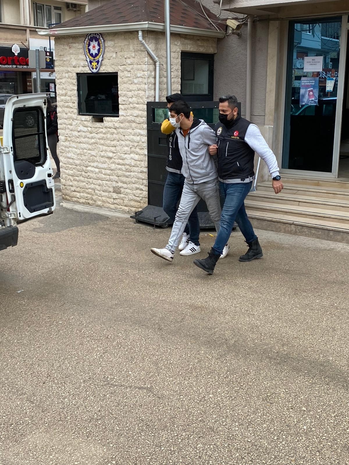 Mustafakemalpaşada Uyuşturucu Operasyonu