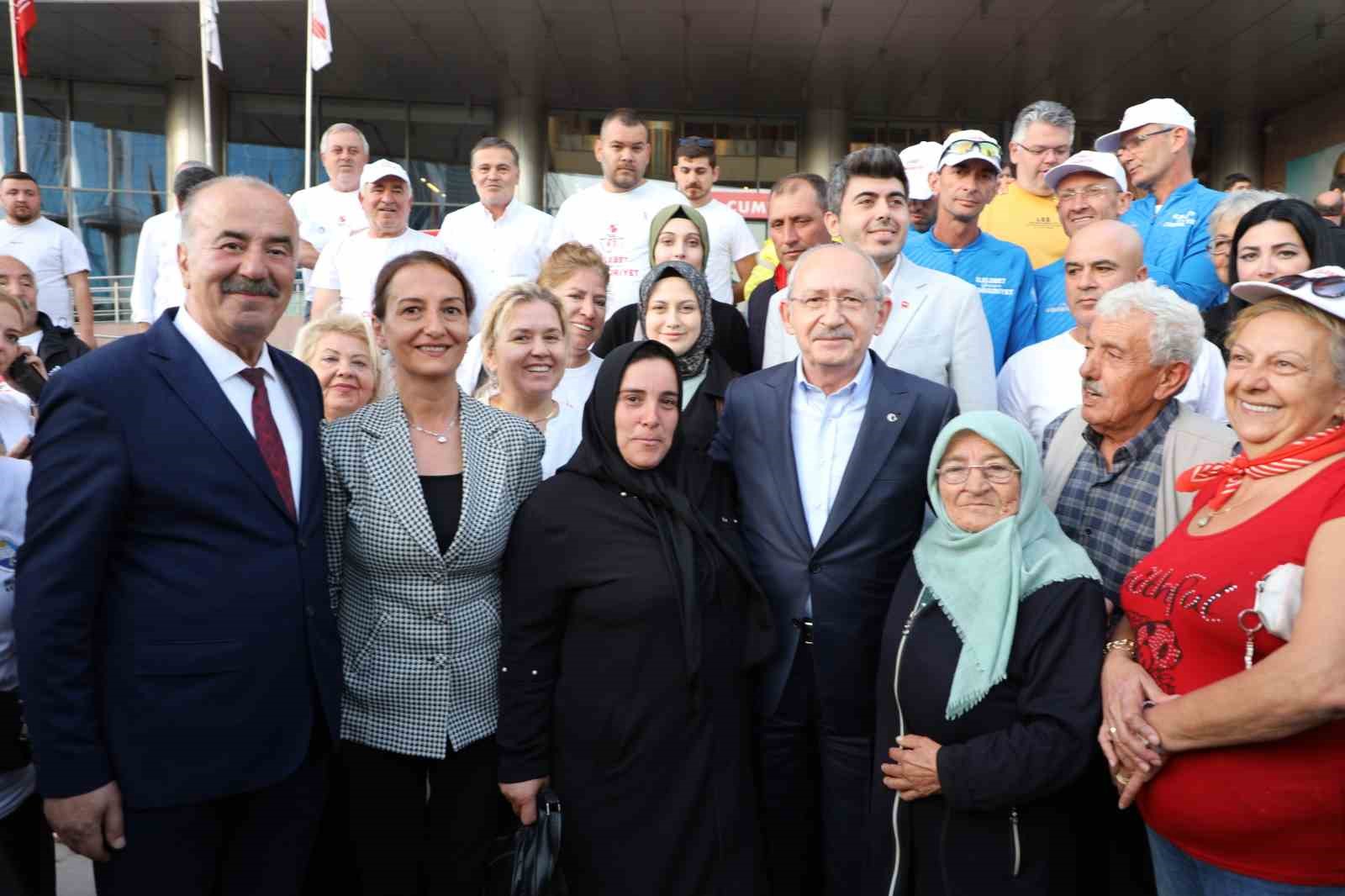 Mütarekeden Cumhuriyete 100. Yıl Meşalesi Anıtkabirde