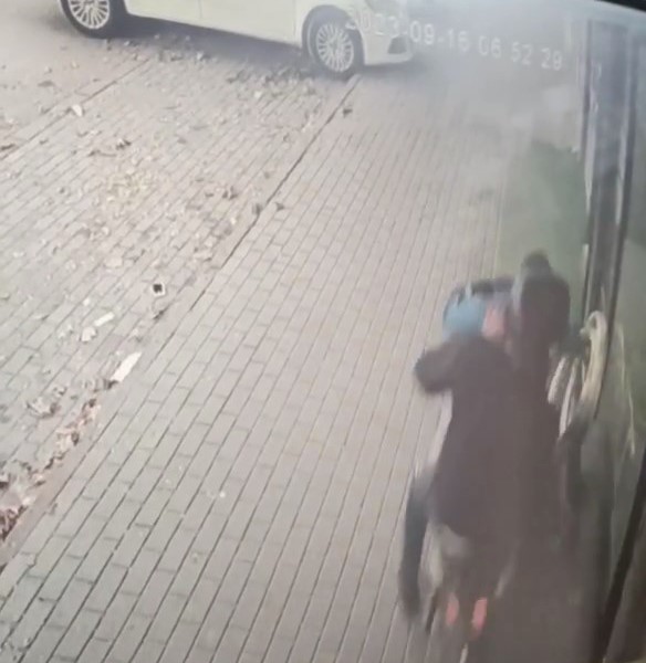 Nalburun Önünden Tel Çalan Şüpheliler Kameraya Yakalandı