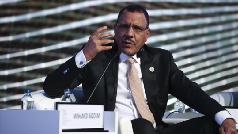 Nijer'de askeri darbe!