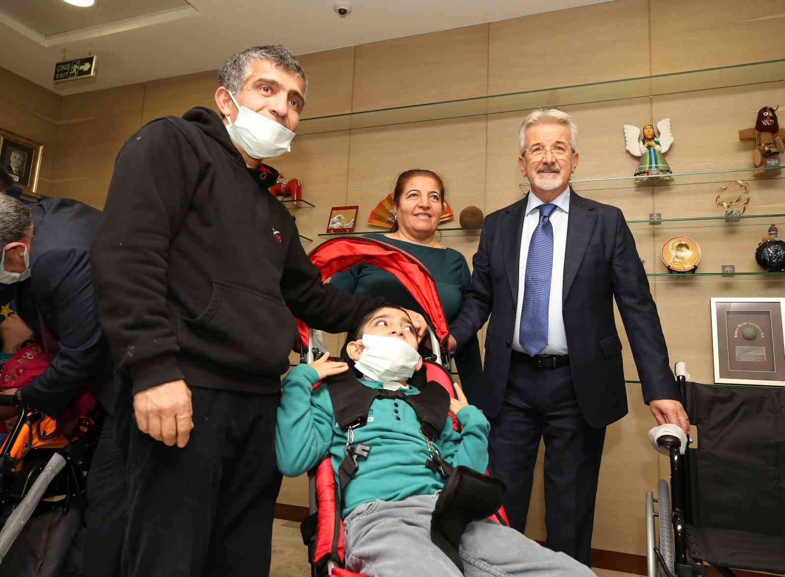 Nilüfer'de Engellilere Tekerlekli Sandalye