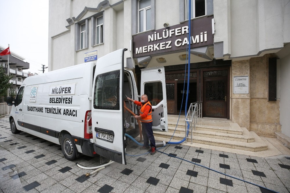Nilüfer'deki Camilerde Bahar Temizliği