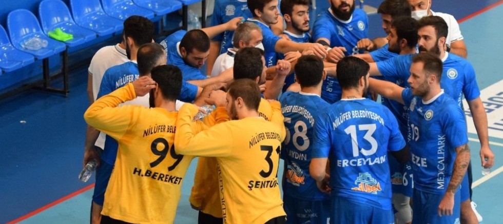 Nilüferli Hentbolcuların Galibiyet Sevinci