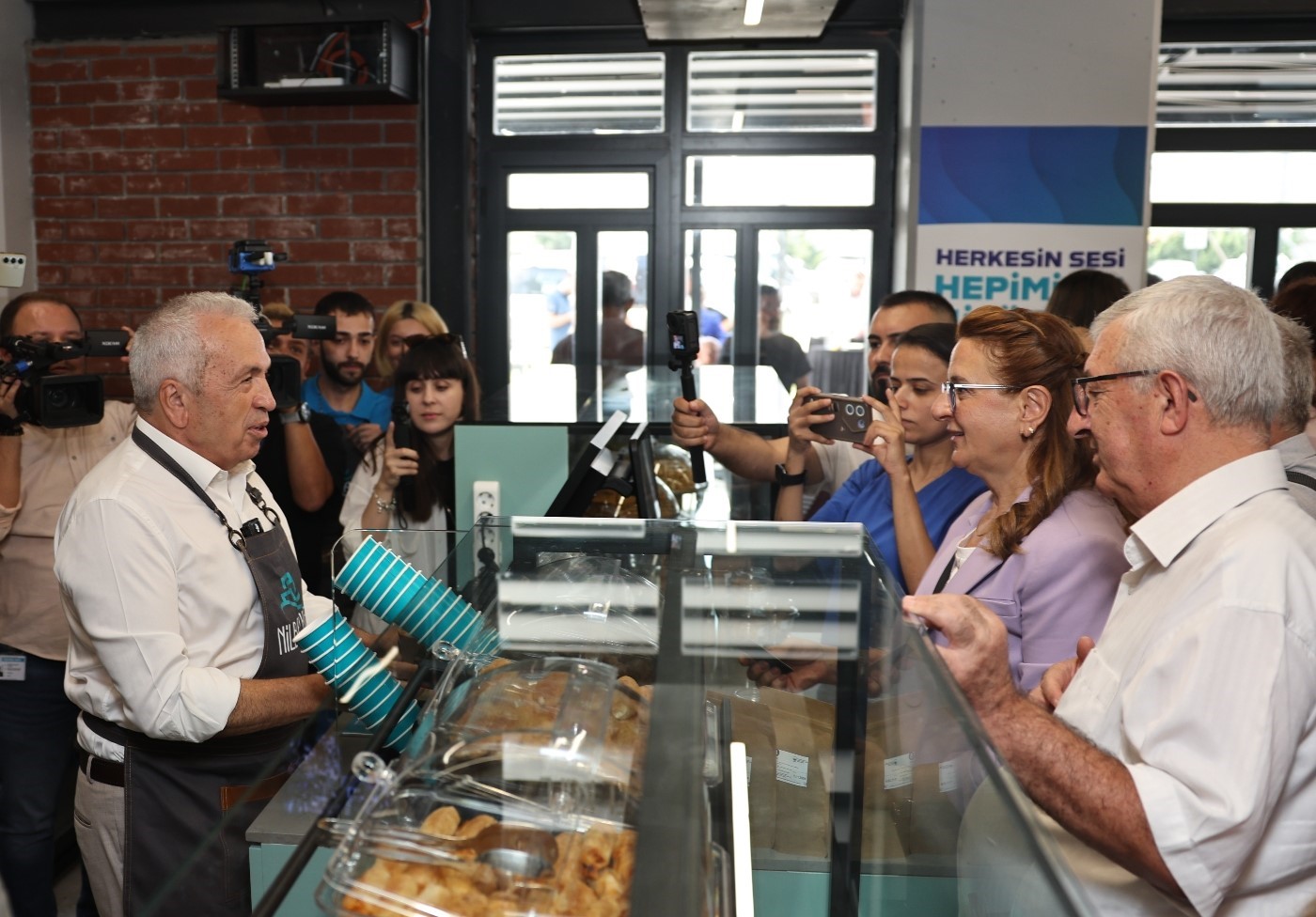 Nilüferlilerin Yeni Buluşma Noktası Nilbel Kafe Açıldı