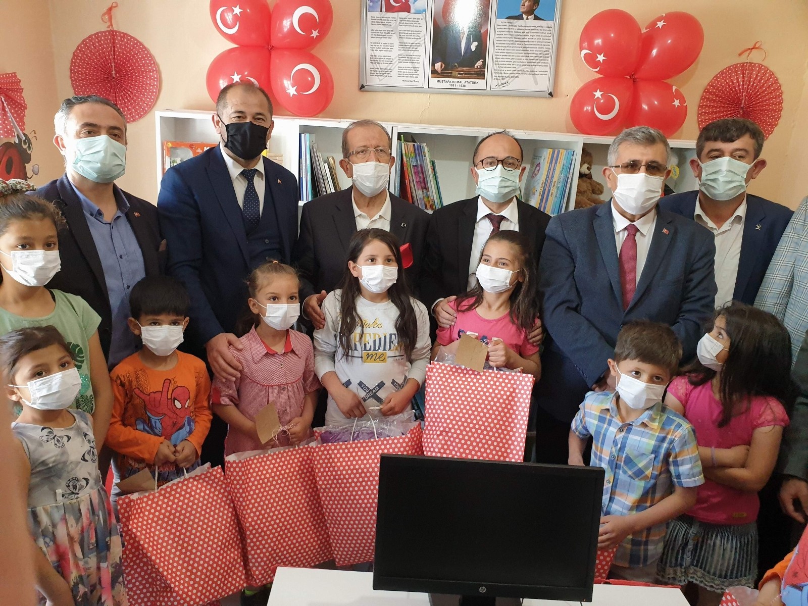 Öğrencilerin Kütüphane Mutluluğu