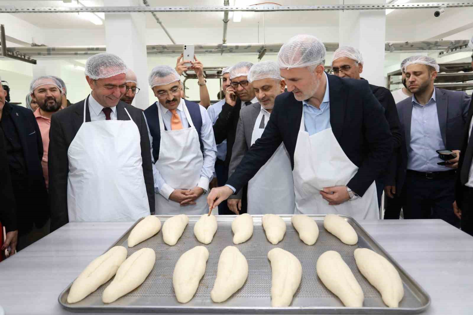 Öğrencilerin Ürettiği Ekmekler 4 Liradan Vatandaşla Buluşacak