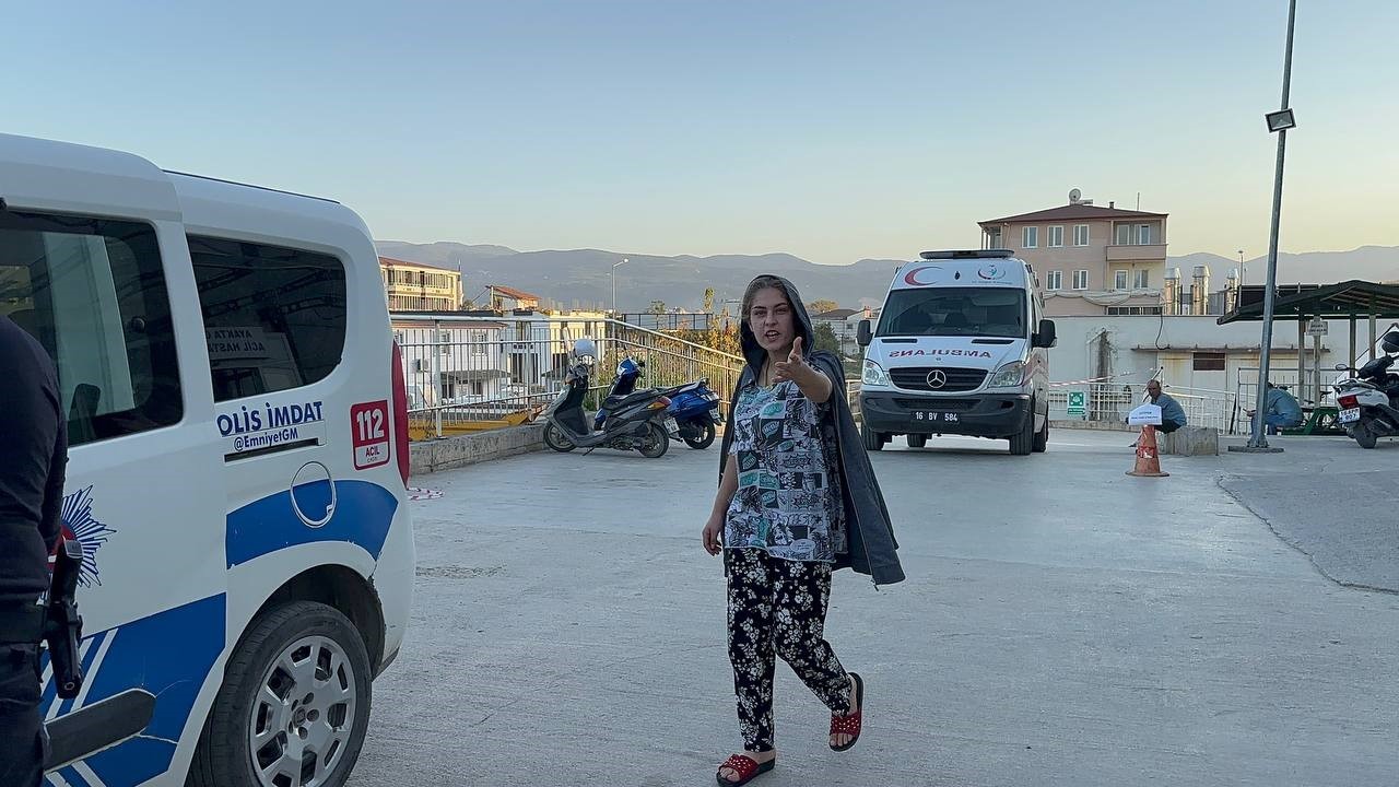 Ölümü Şüpheli Bulunan Nevrigülün Kardeşi Nazmiye Kendini Yaraladı