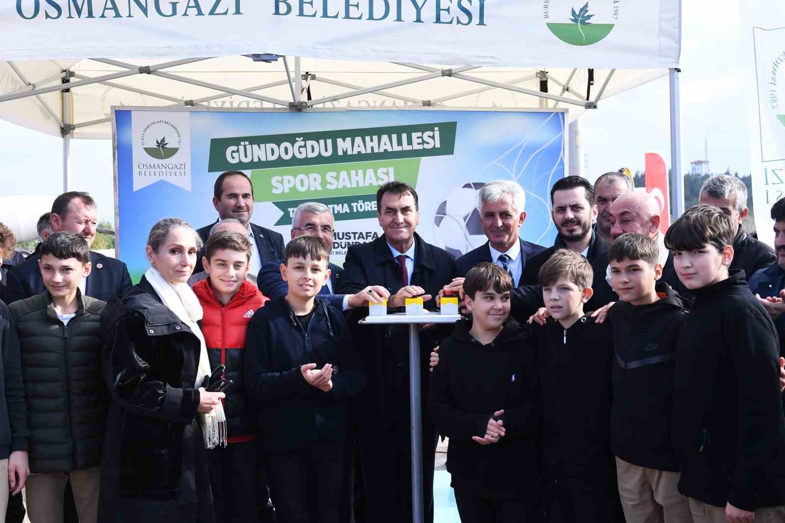 Osmangazi Gündoğdu Mahallesi Spor Sahasının Temelleri Atıldı