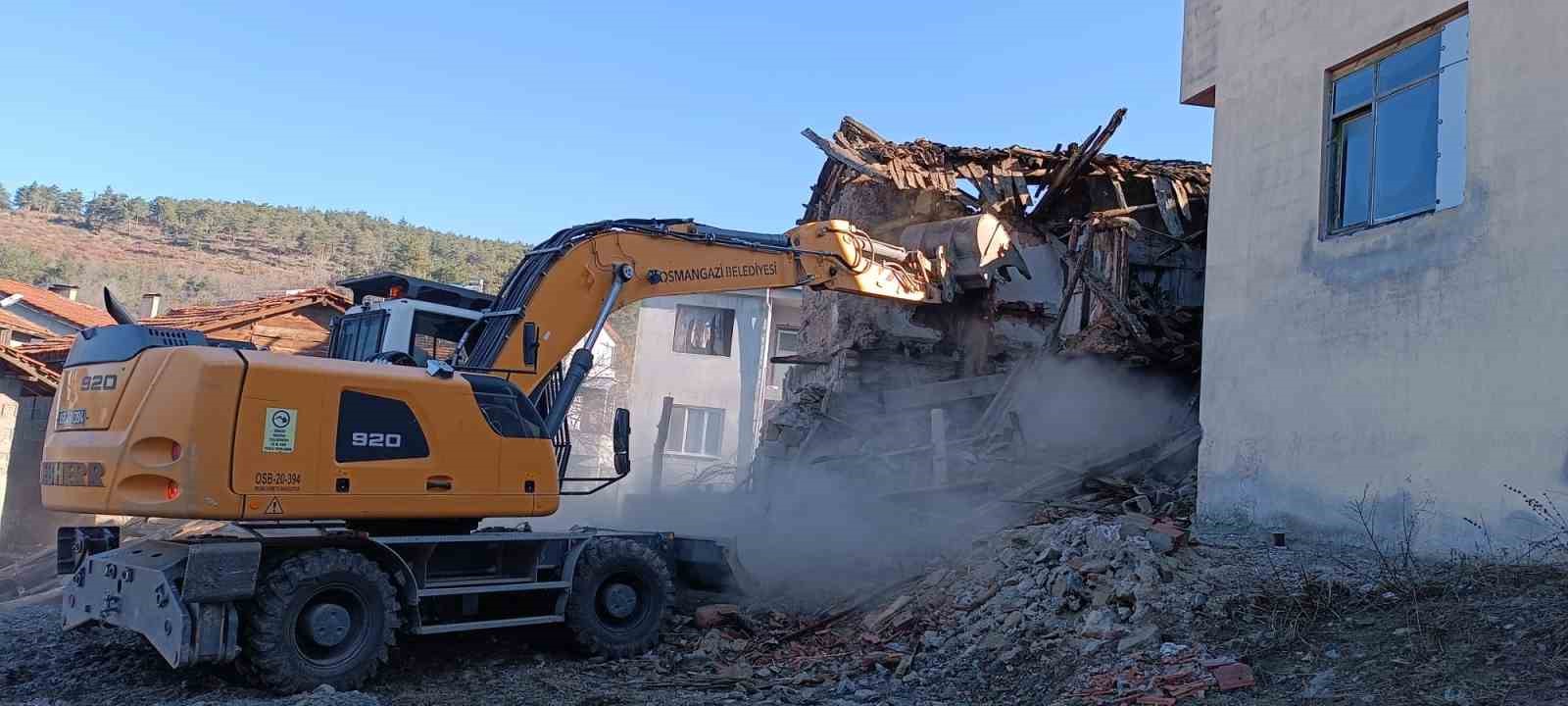 Osmangazide Metruk Bina Yıkımları Hız Kazandı