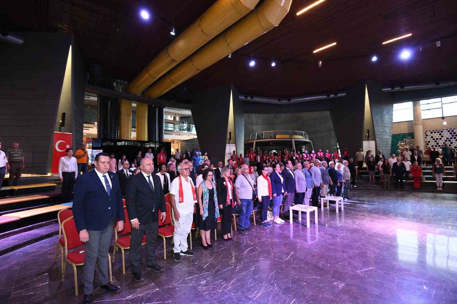 Osmangazililer Atatürkün Sevdiği Şarkıları Dinledi