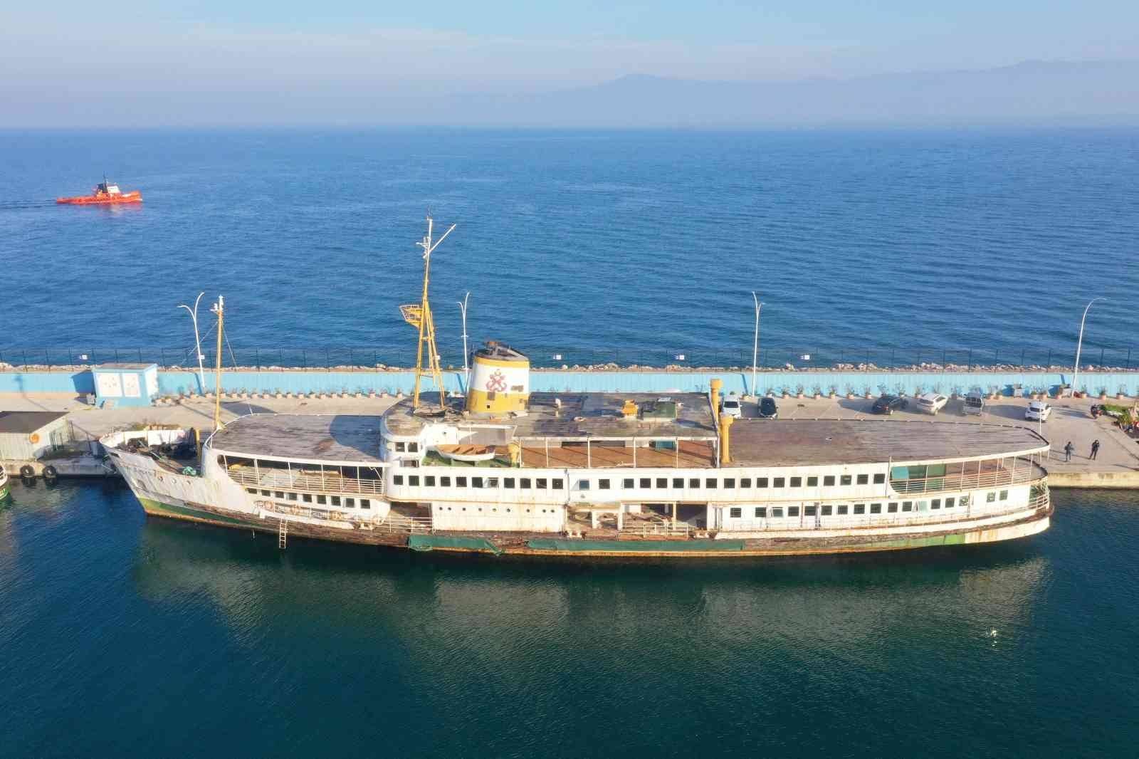 Otantik Gemi Otel, İstanbula Uğurlandı
