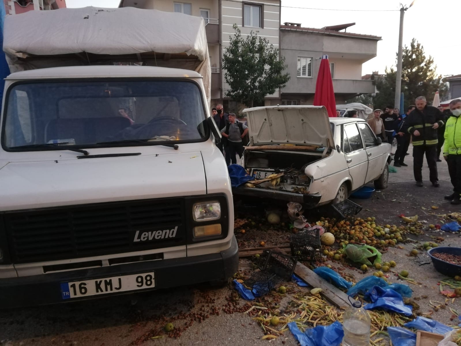 Bursa'da Otomobil Pazara Daldı!