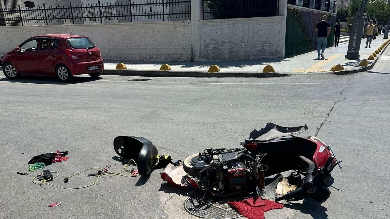 Otomobil Ve Elektrikli Motosiklet Çarpıştı: 1 Çocuk Yaralandı