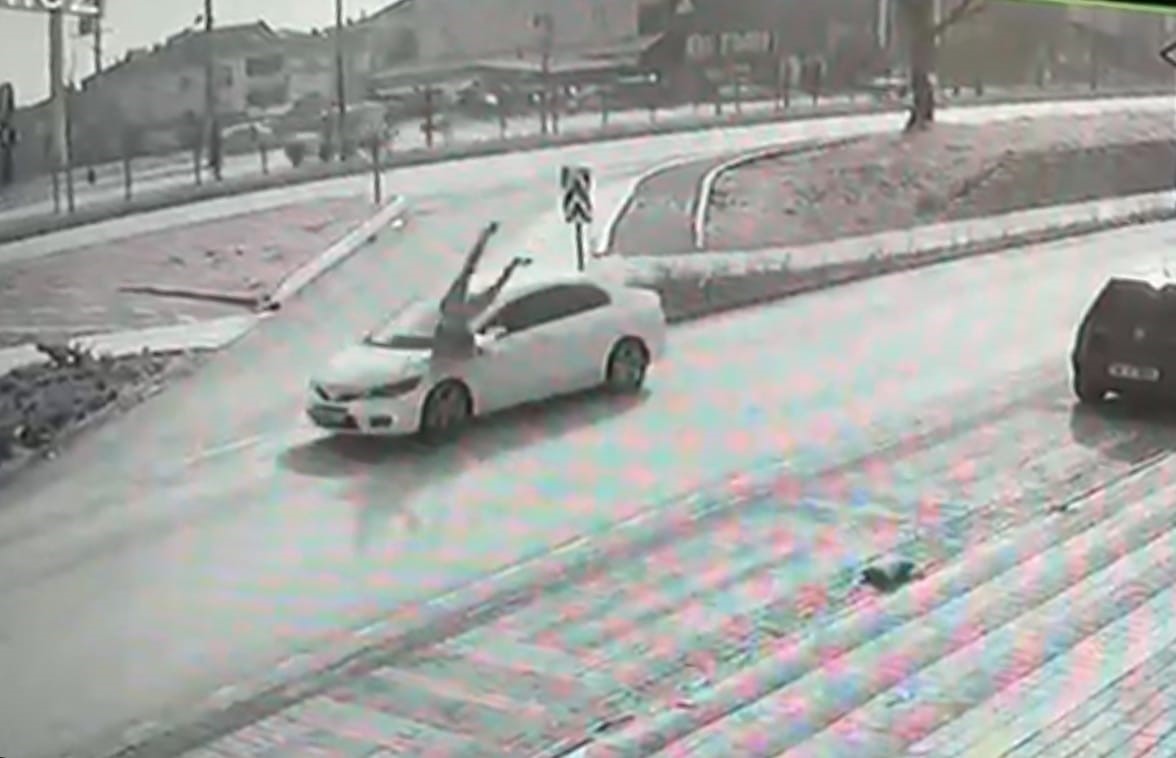 Otomobilin Çarptığı Kadın Böyle Havalandı