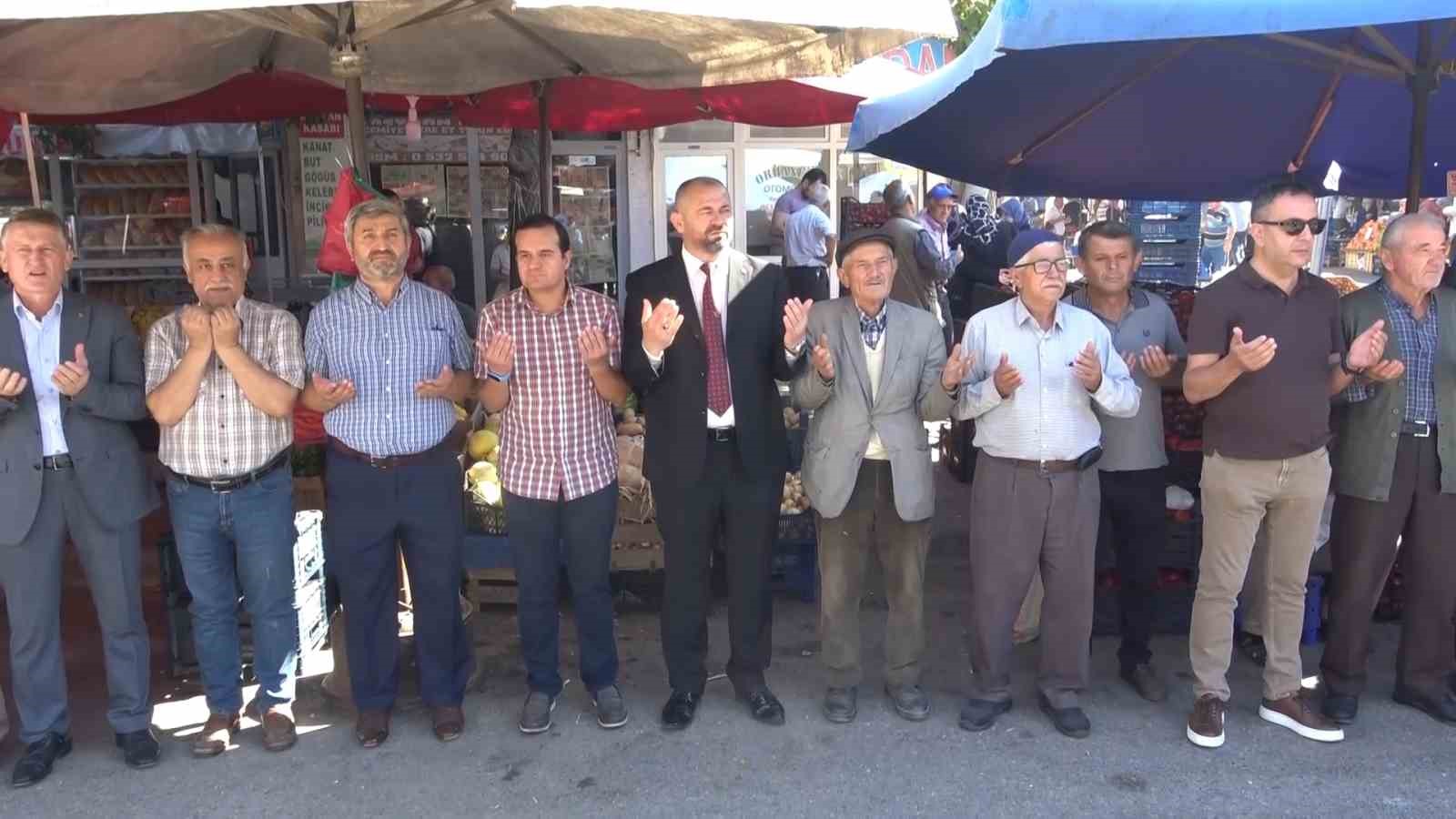 (Özel) Bu Pazar 700 Yıldır Her Salı Günü Bereket Duasıyla Açılıyor