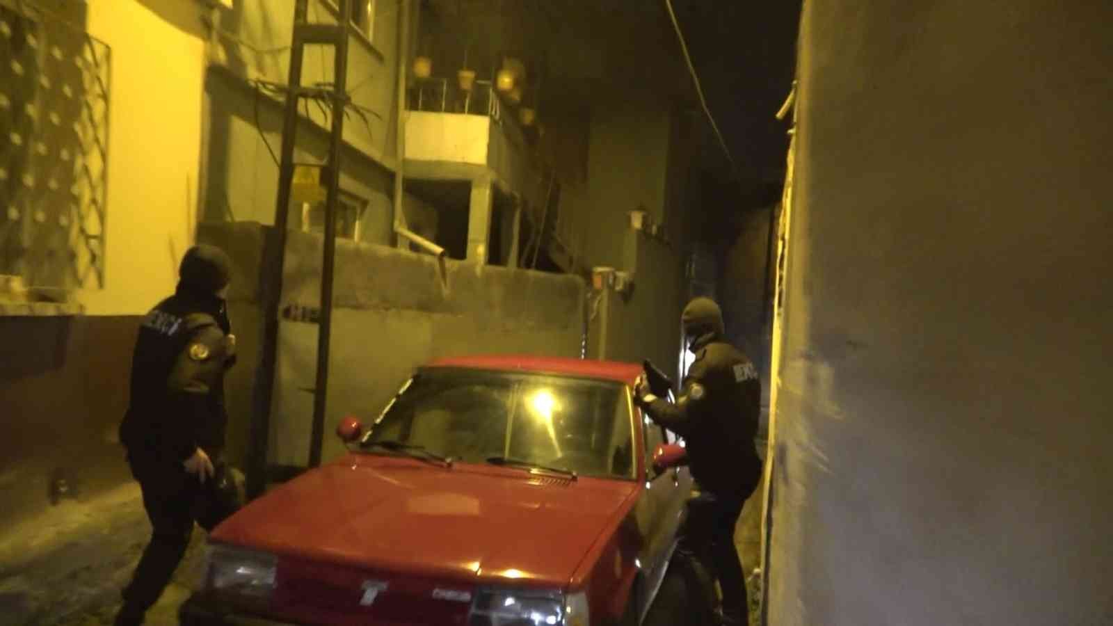 Babasının Otomobiliyle Kaza Yaptı Ehliyetsiz Yakalandı