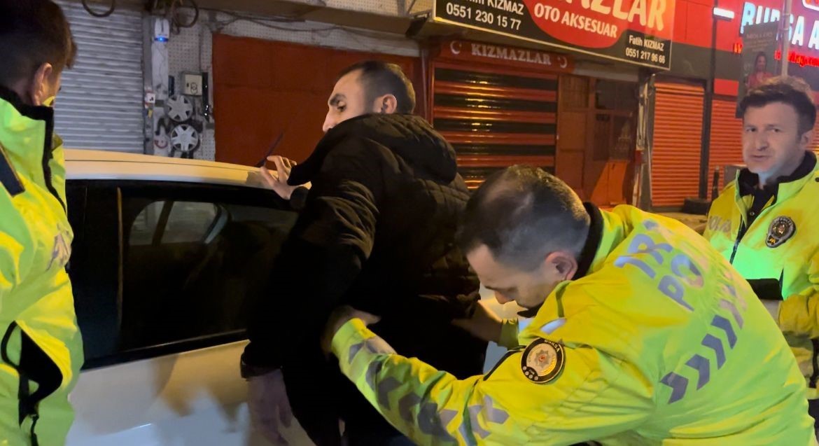 (Özel) Böyle Kovalamaca Görülmedi...polisi Görünce Geri Vitese Taktı, Son Sürat Kaçmaya Çalıştı