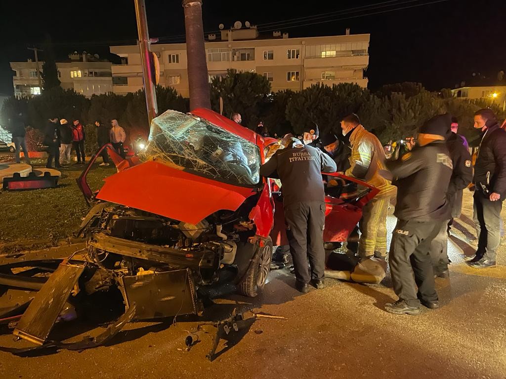 Bursada Kırmızı Işık Faciası: 3 Ölü...