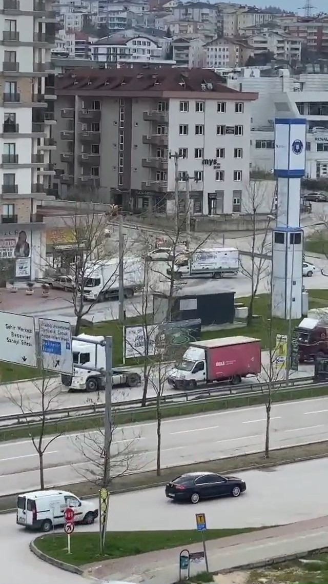 Kısıtlama Saatinde Trafikte Yok Artık Dedirten Hareket