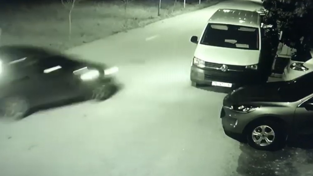 Park Halindeki Otomobile Böyle Çarptı