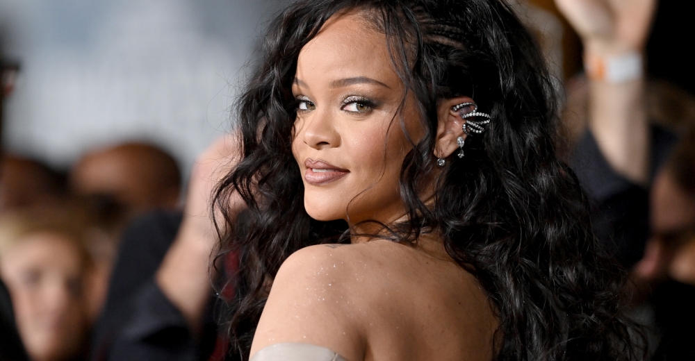 Rihanna bebeğinin ismini 1 yıl sonra açıkladı