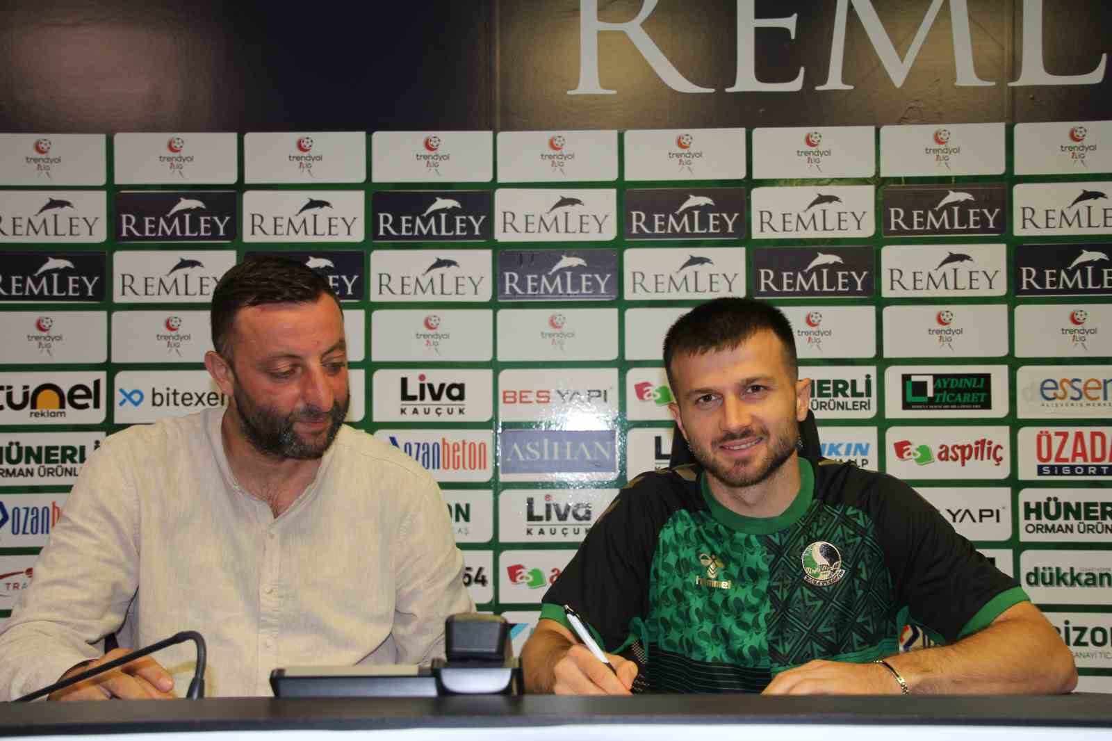 Sakaryaspor, Murat Cem Akpınarı Yeniden Kiraladı