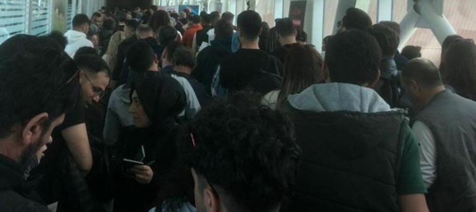 Sarp Sınır Kapısında cep telefonundan sonra Playstation yoğunluğu