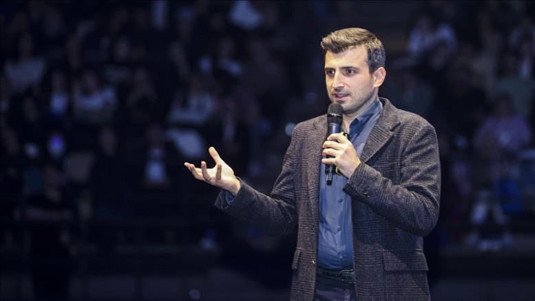 Selçuk Bayraktar'dan gençlere burs başvurusu çağrısı