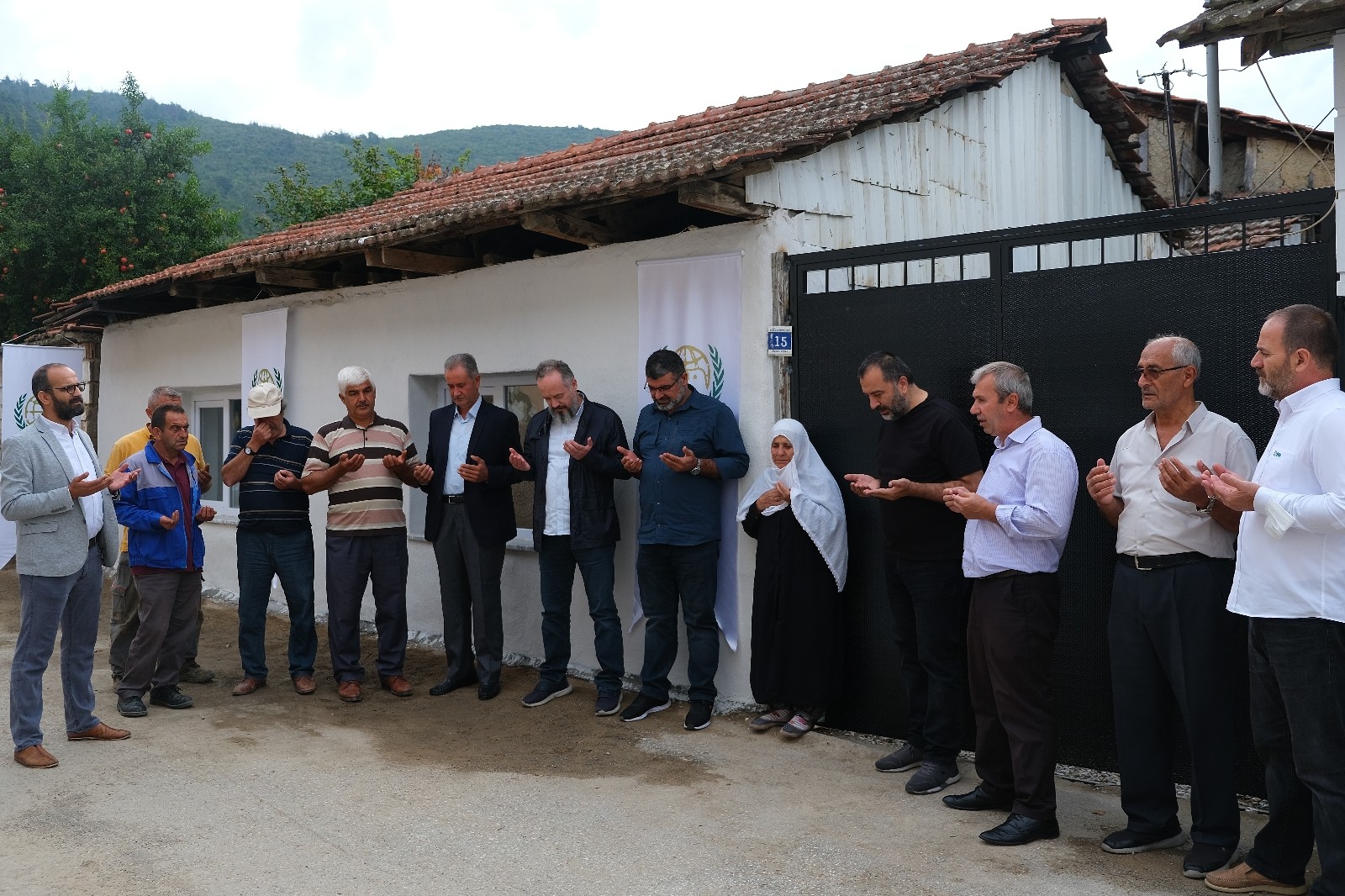 Selde Evi Yıkılan Fatma Teyzenin Yüzü Güldü