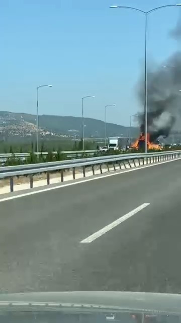 Seyir Halindeki Tır Alev Topuna Döndü