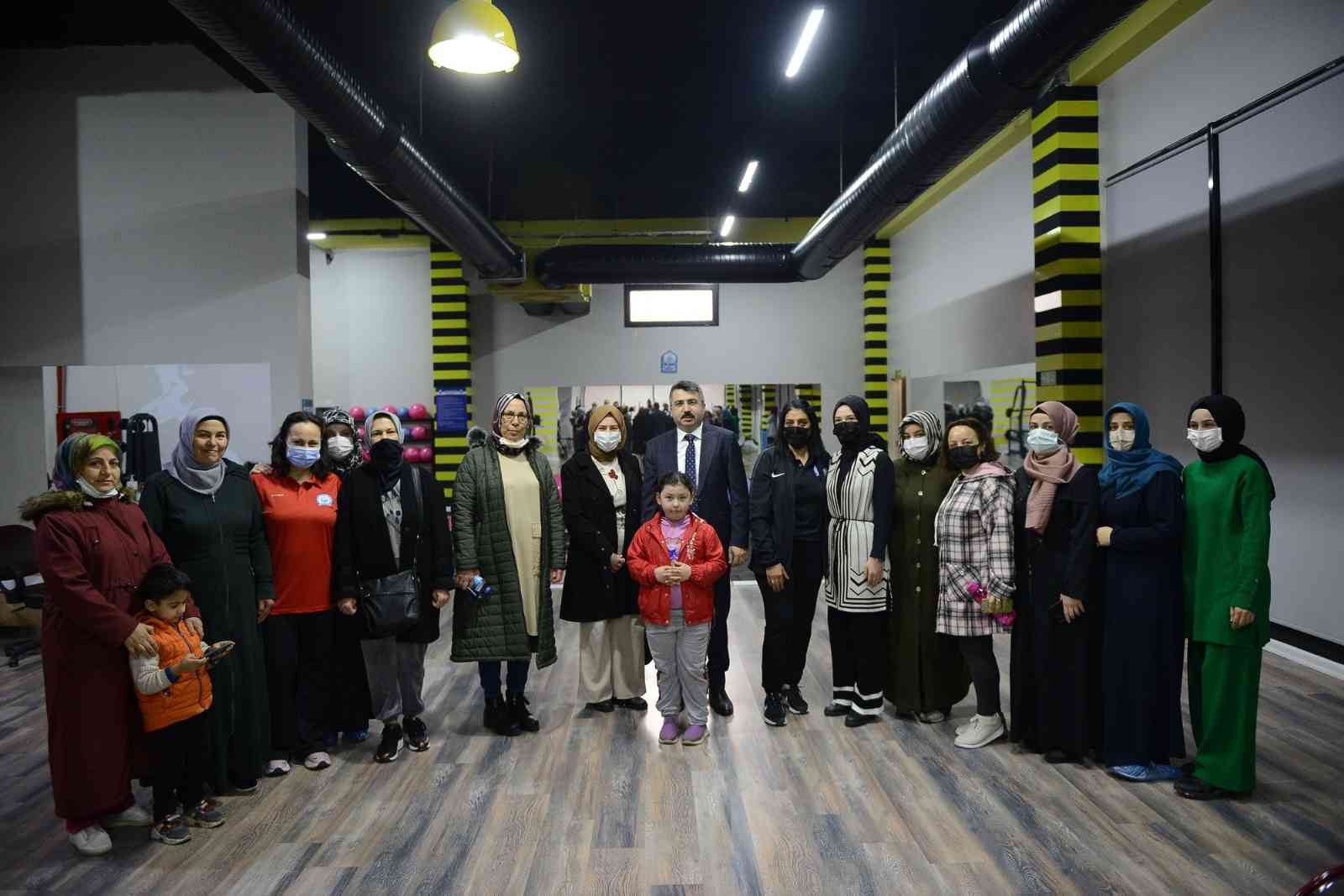 Spor Merkezleri Yıldırımlı Kadınları Bekliyor