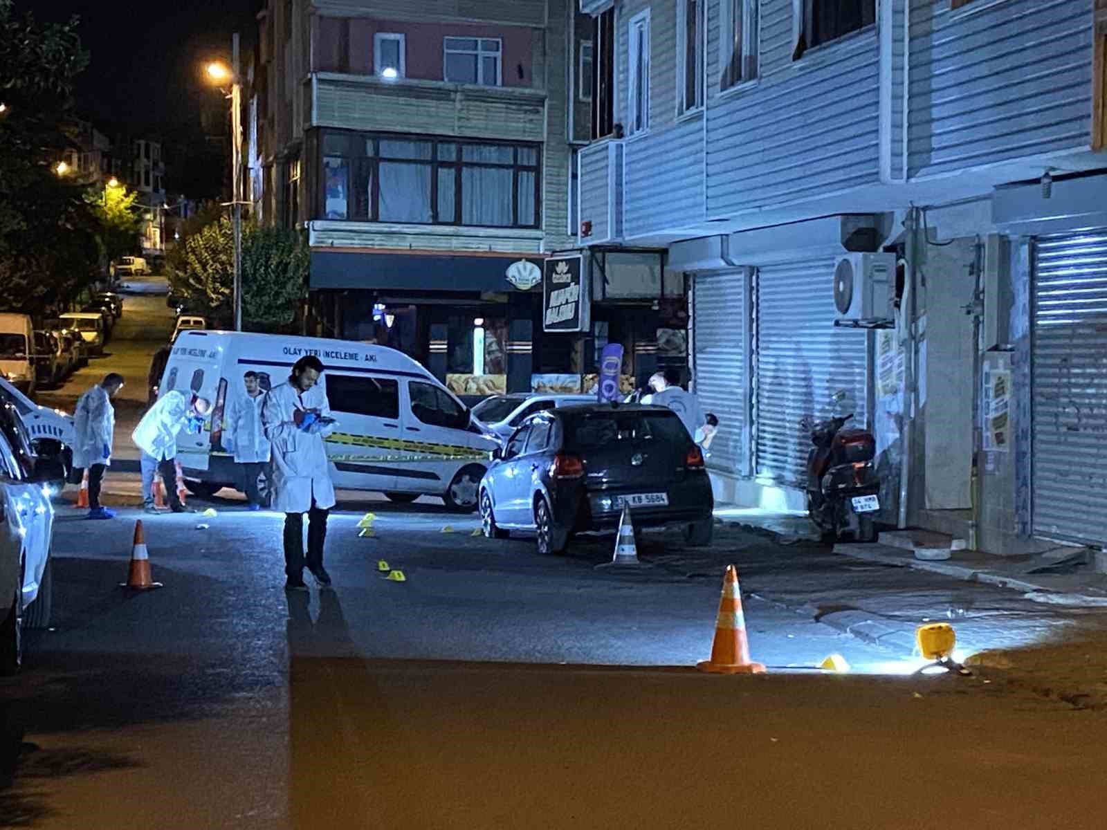 Sultangazide Olaylı Gece: Kuaföre Silah Ve Patlayıcı Maddeyle Saldırdılar