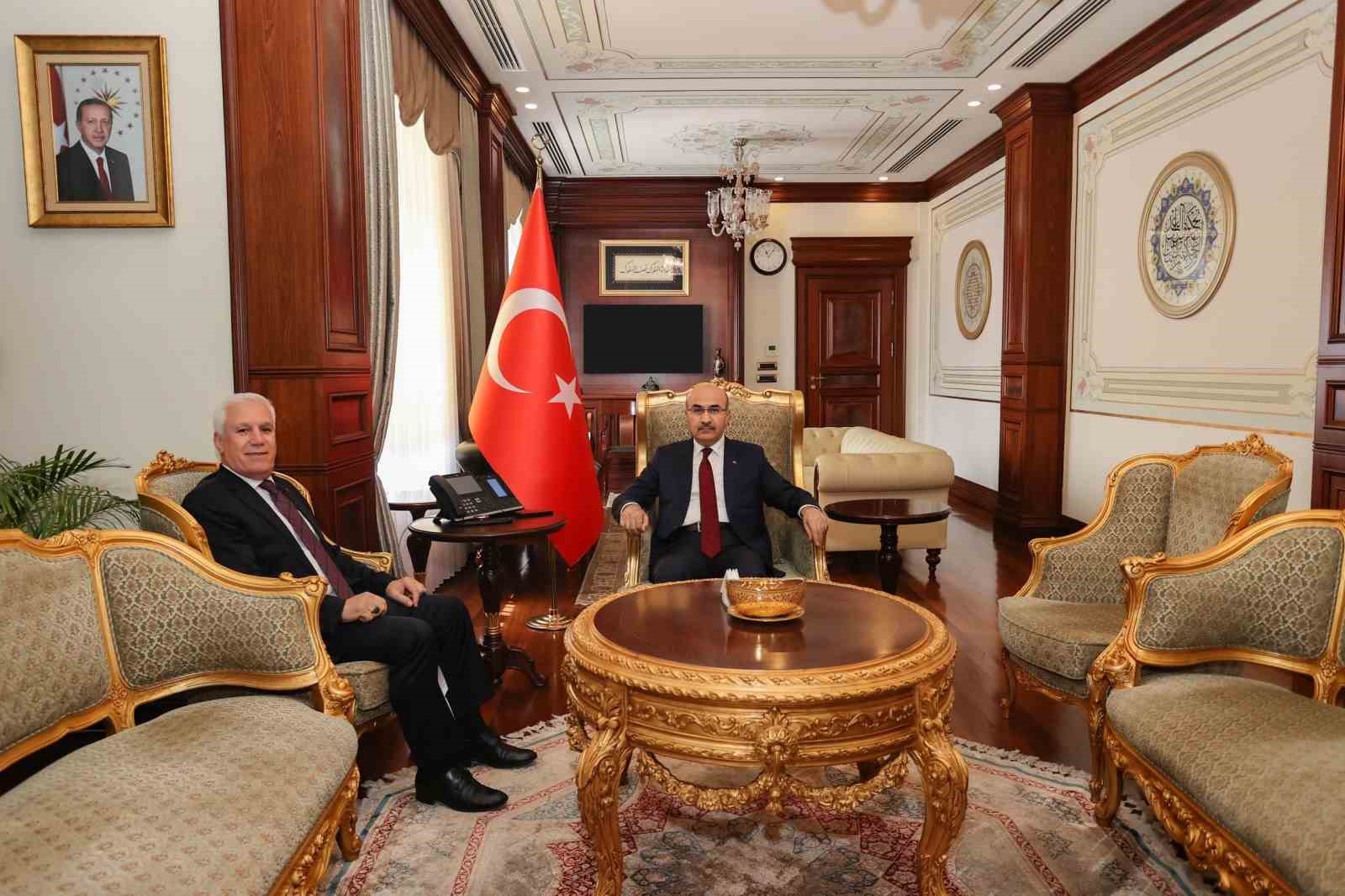Başkan Bozbeyden İlk Resmi Ziyaret Bursa Valisi Demirtaşa