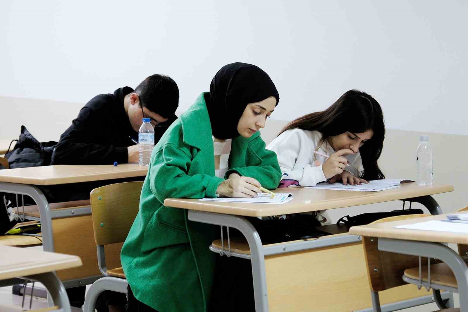 Büyükşehirden Tyt Ve Lgs Provası