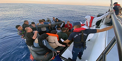 Ege Denizi'nde 57 Düzensiz Göçmen Kurtarıldı